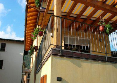 BALCONI-CON-PALETTI-SCHIACCIATI