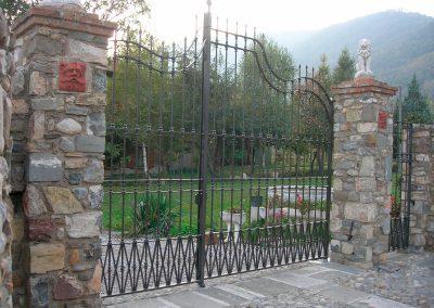 CANCELLO-CON-BORCHIE-IN-GHISA