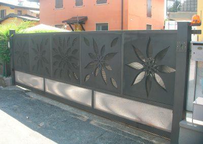 CANCELLO-CON-LAMIERE-FORATE-E-TAGLIO-LASER