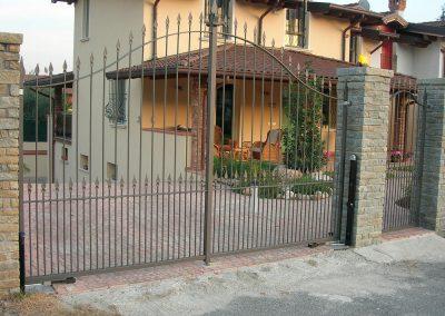 CANCELLO-CON-PALETTI-TONDI
