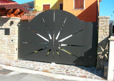 CANCELLO-IN-TAGLIO-LASER-SENZA-MONTANTE