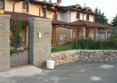 CANCELLO-PEDONALE-CON-PALETTI-TONDI