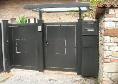 CANCELLO-PEDONALE-CON-RIQUADRI